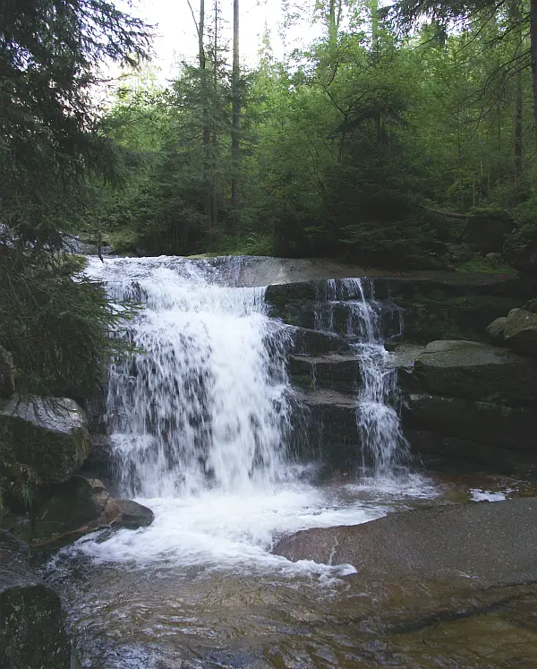 Wodospad Kaskada Myi